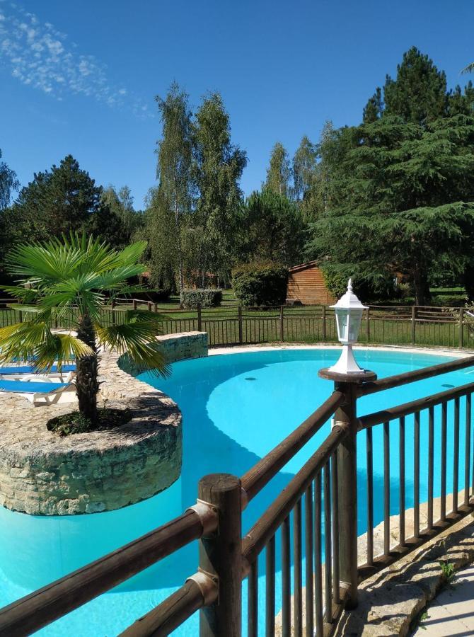Domaine De Guillalmes Hotel Fumel Exterior photo